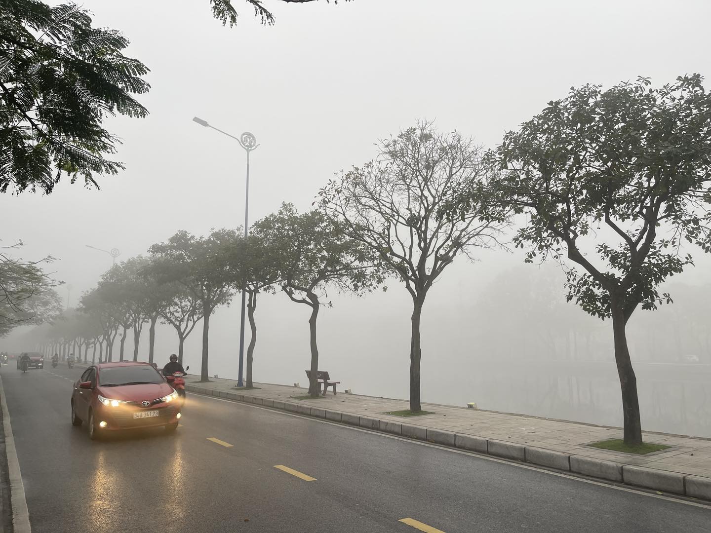 Sương mù dày đặc dễ xảy ra tai nạn giao thông